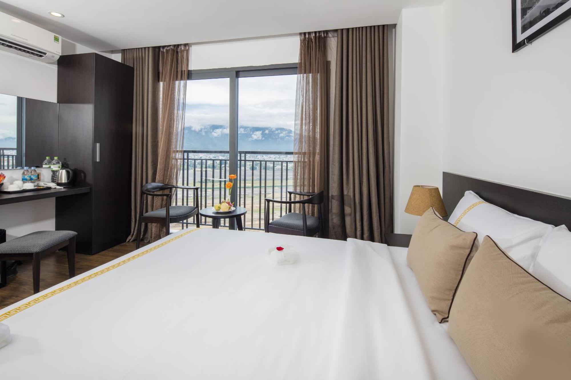 Meriton Hotel На Транг Екстериор снимка