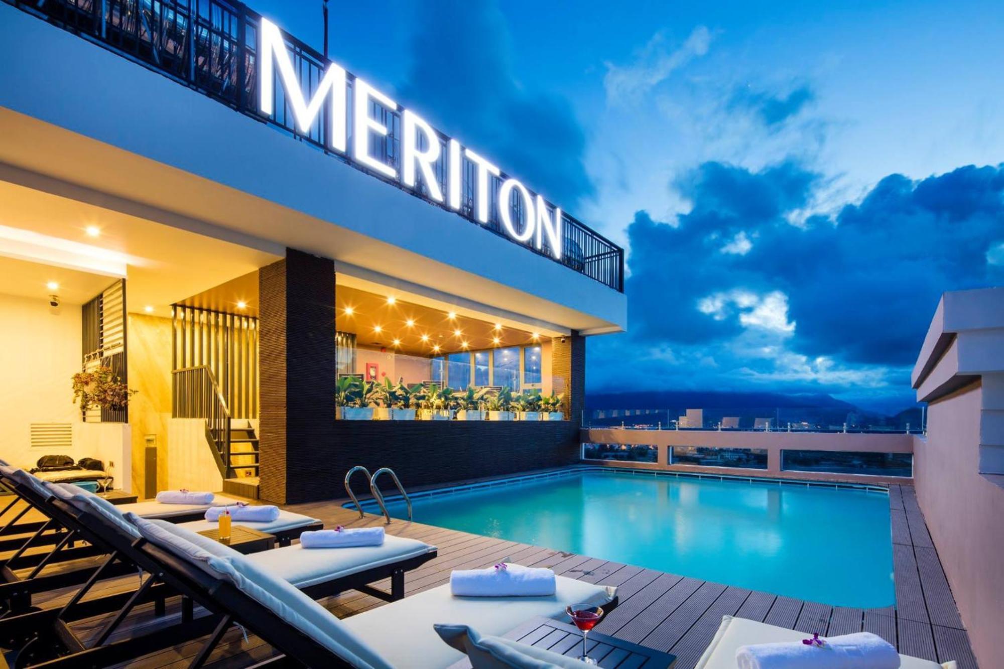 Meriton Hotel На Транг Екстериор снимка