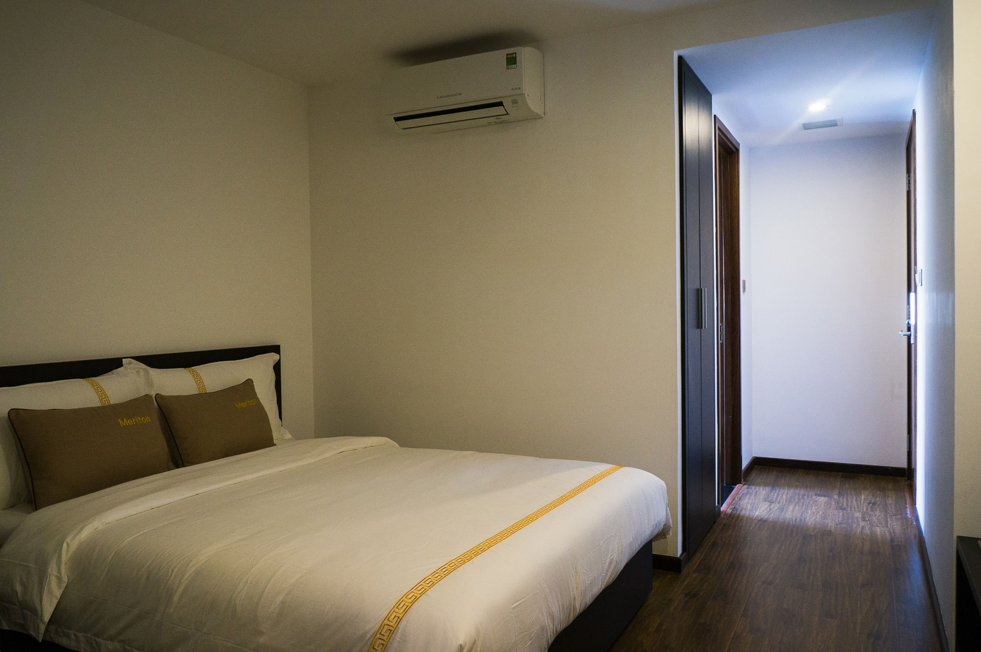 Meriton Hotel На Транг Екстериор снимка